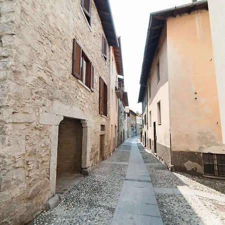 艾都阁楼公寓 公寓 *